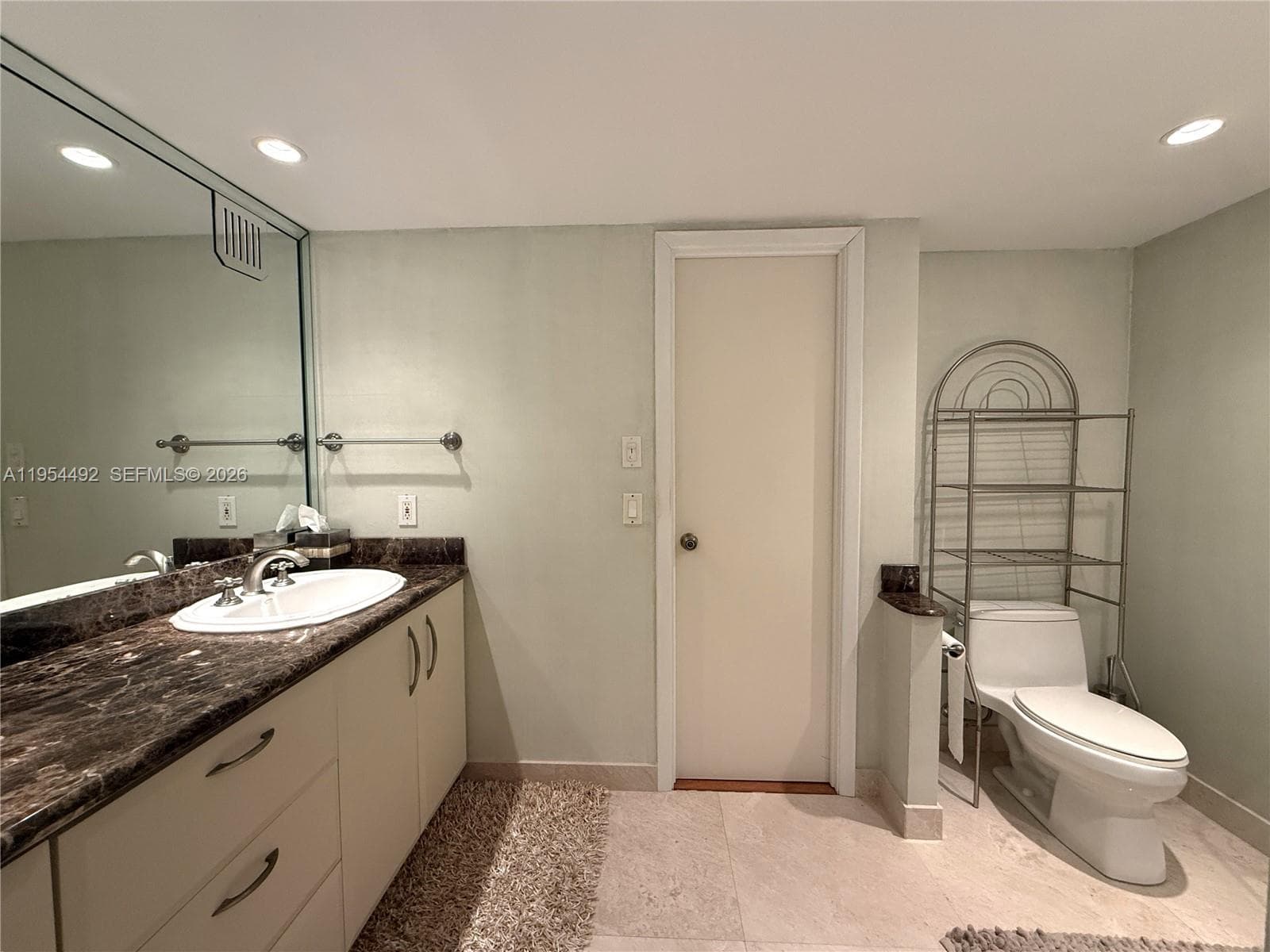 PLAZA TOWERS NORTH CONDO · #1402 in Hallandale Beach - Photo 24