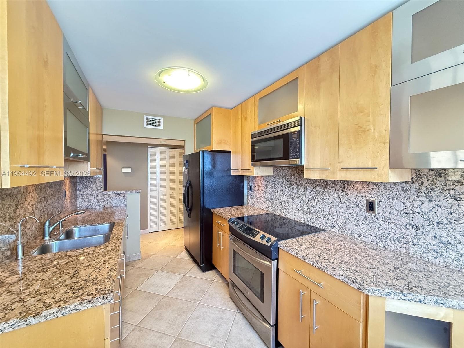 PLAZA TOWERS NORTH CONDO · #1402 in Hallandale Beach - Photo 10