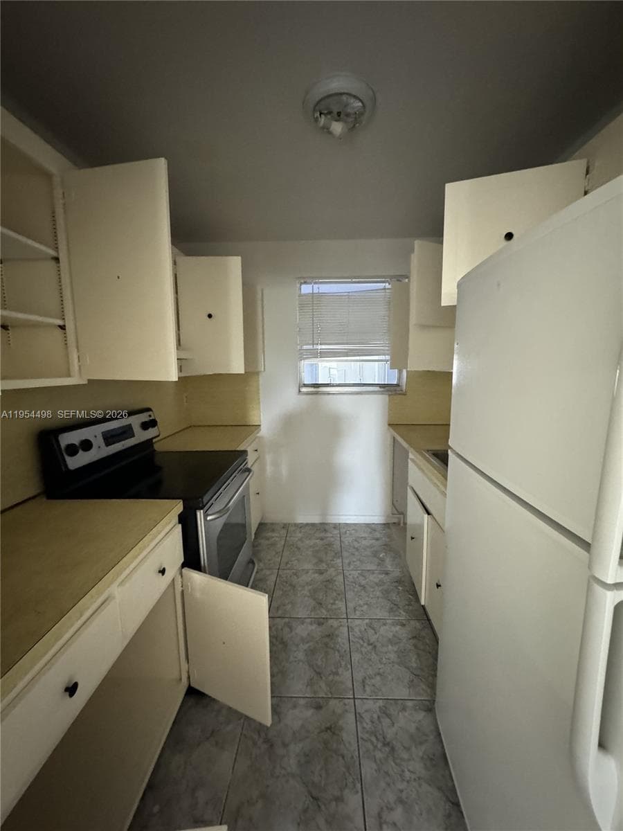 MOFFITTS SUB · #205 in Hallandale Beach - Photo 13