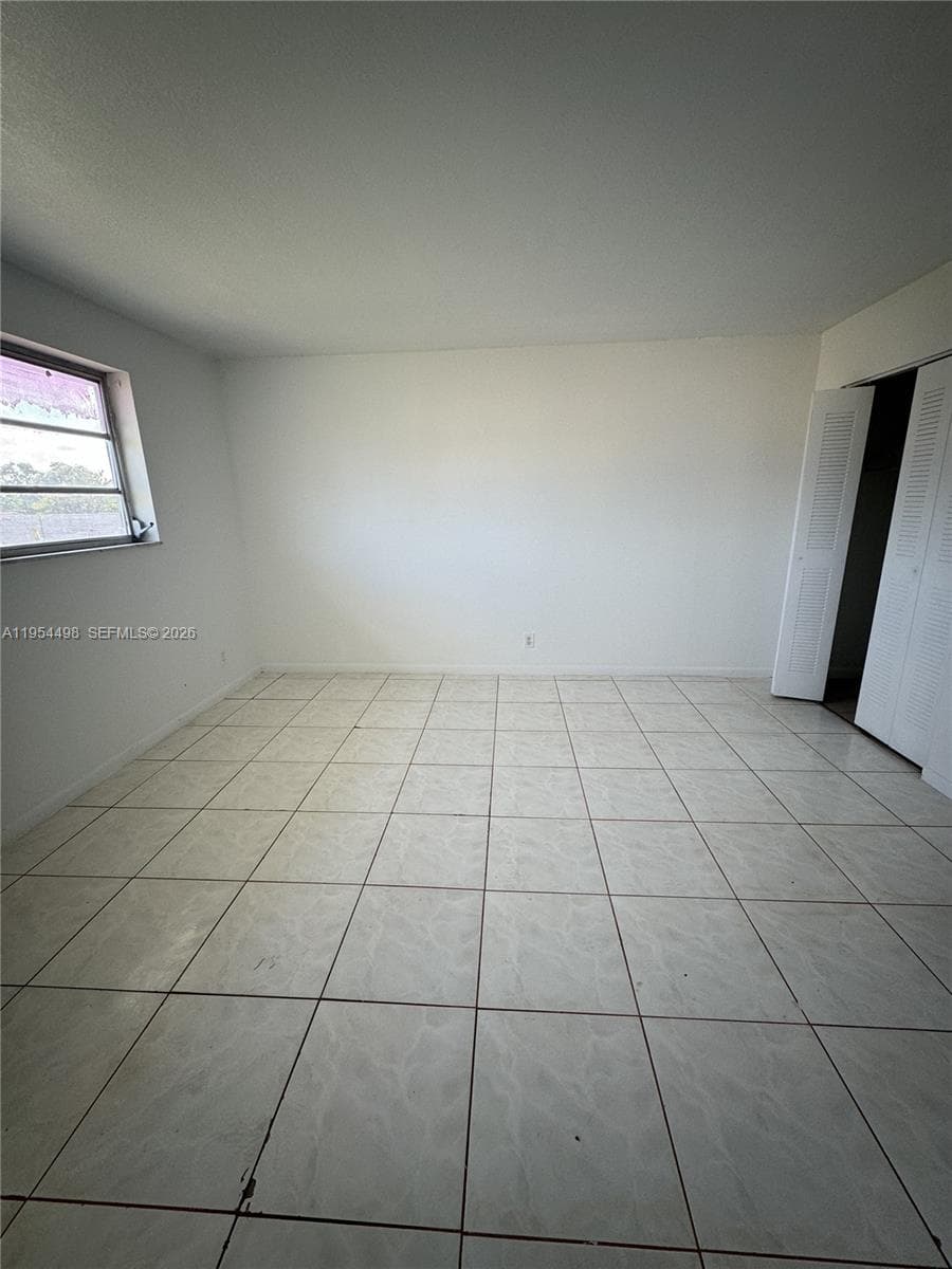 MOFFITTS SUB · #205 in Hallandale Beach - Photo 12