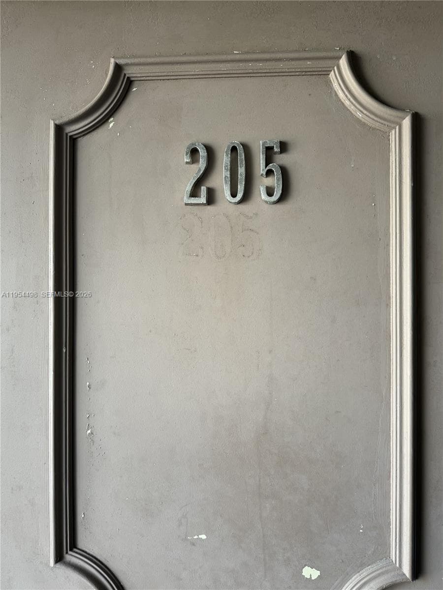 MOFFITTS SUB · #205 in Hallandale Beach - Photo 5