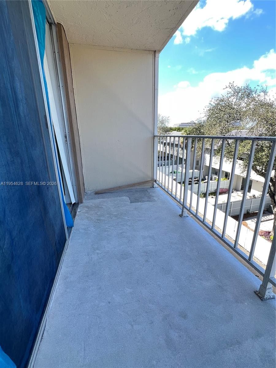 BAYVIEW PALMS CONDO · #428 in North Miami - Photo 16