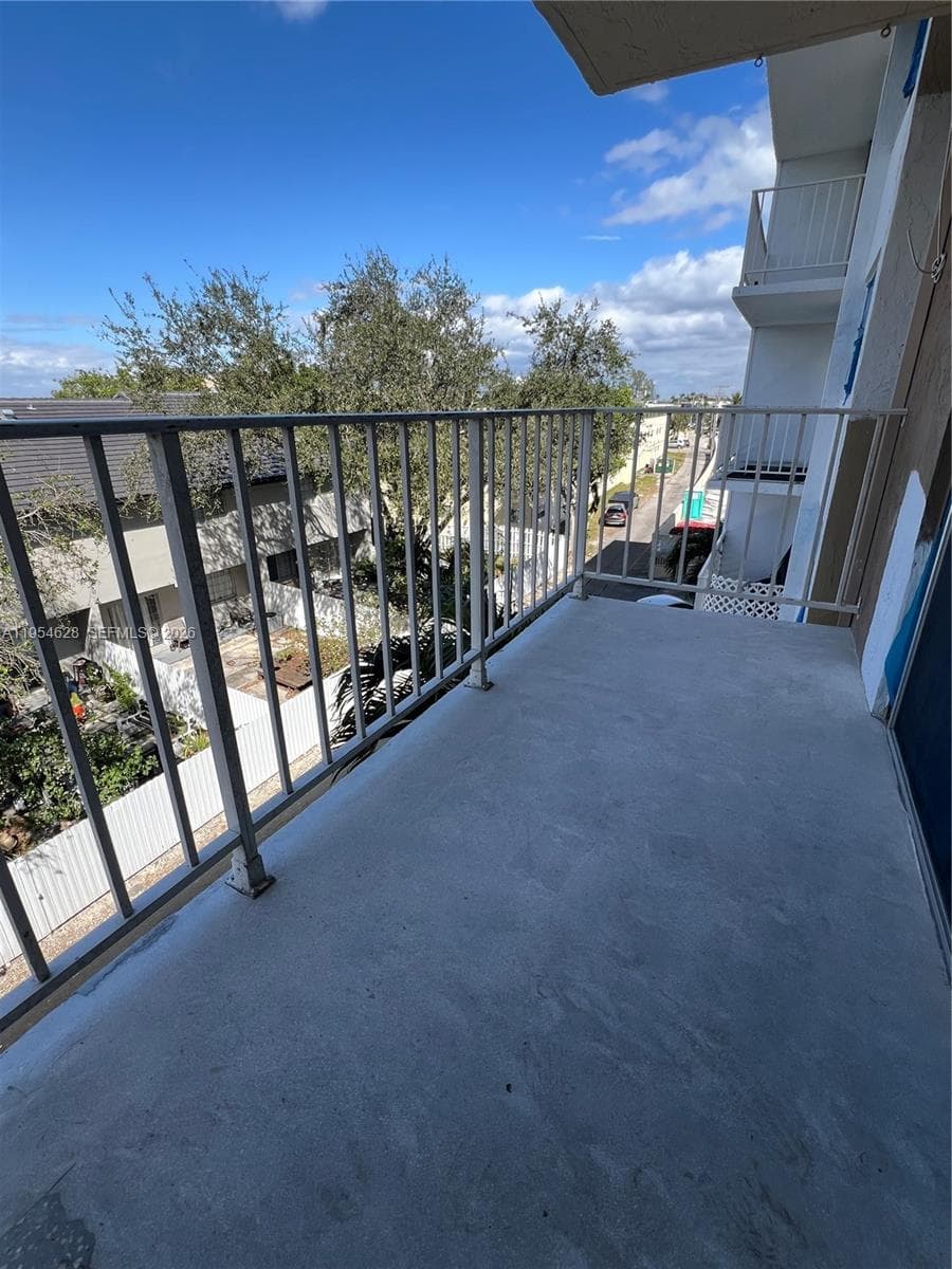 BAYVIEW PALMS CONDO · #428 in North Miami - Photo 15