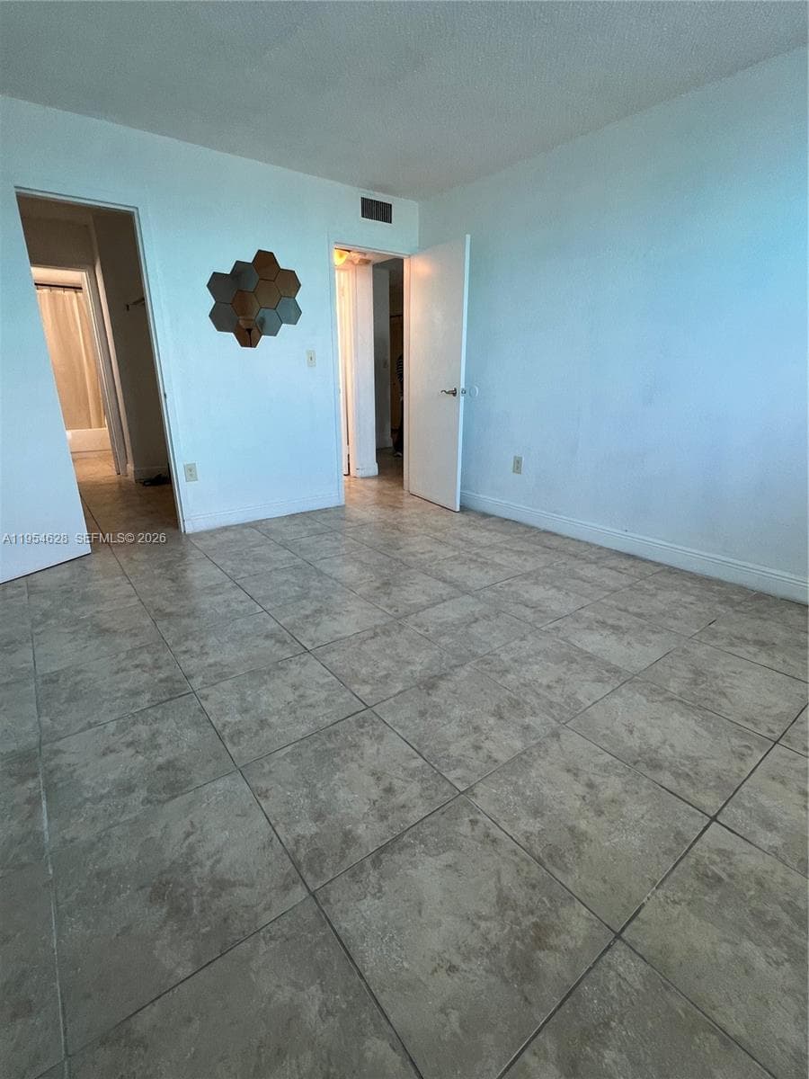 BAYVIEW PALMS CONDO · #428 in North Miami - Photo 11