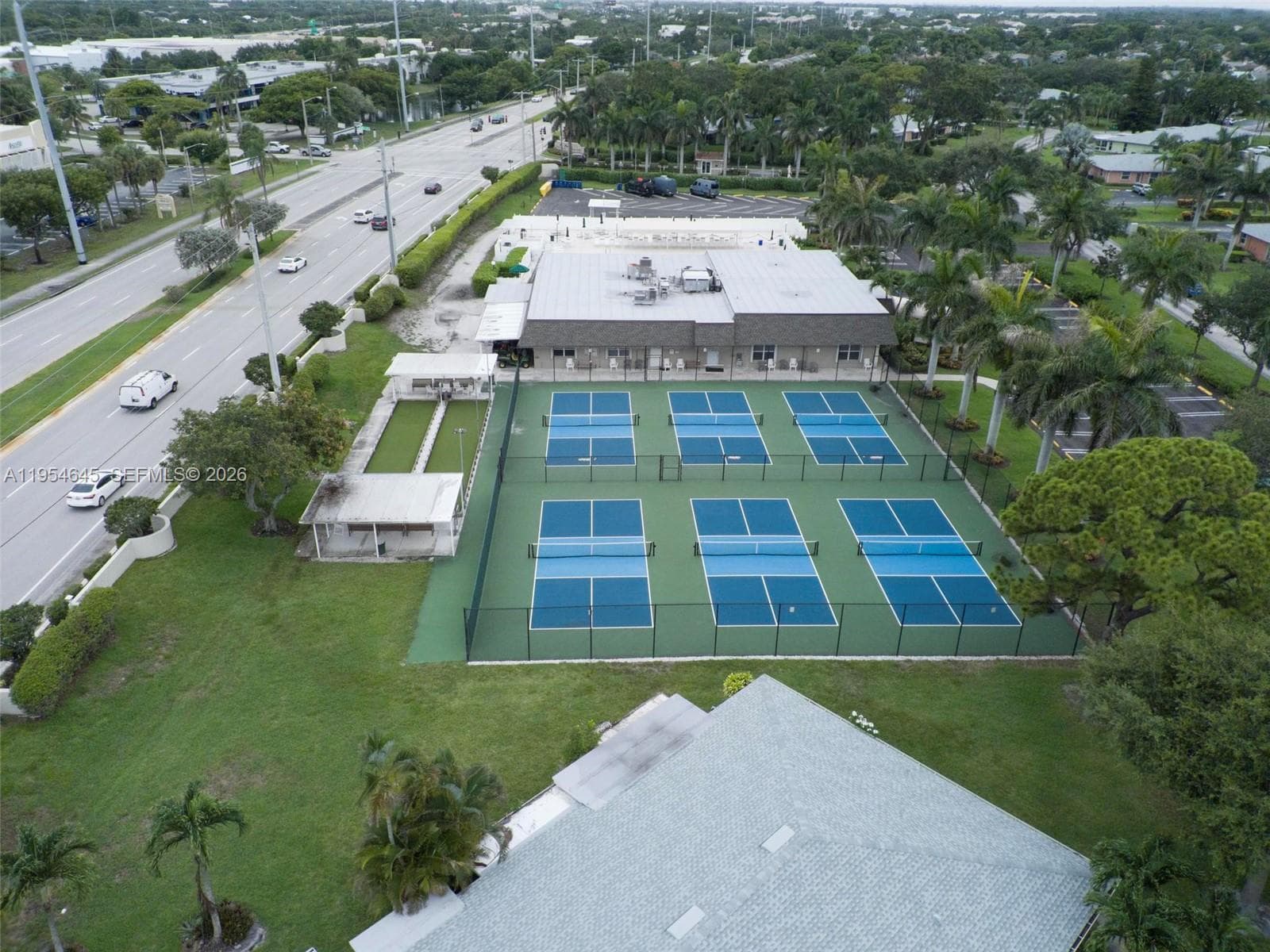 PINES DELRAY NORTH · #101 in Delray Beach - Photo 16