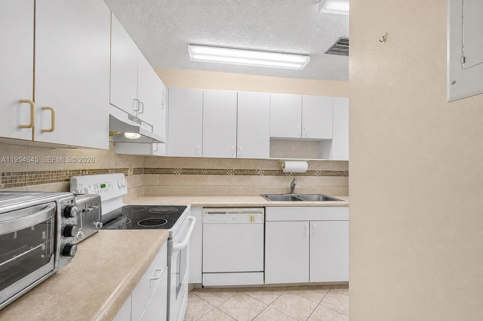 PINES DELRAY NORTH · #101 in Delray Beach - Photo 10