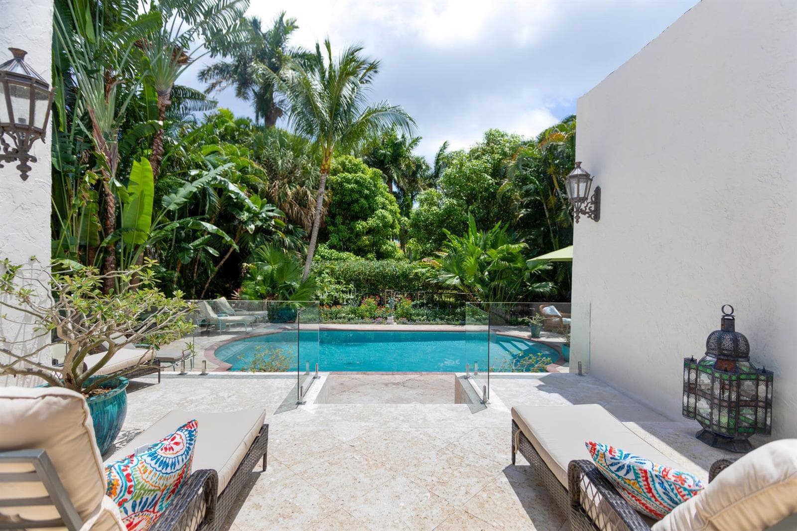 PATIO_TO_POOL_VIEW