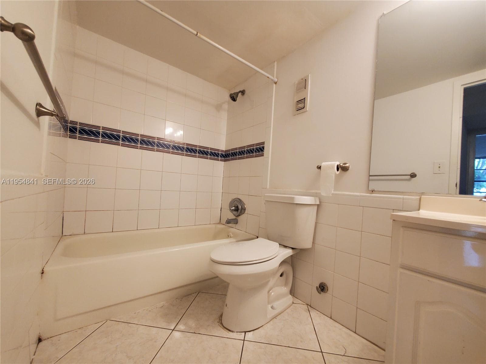 WOODSIDE APTS CONDO · #127 in North Miami Beach - Photo 10