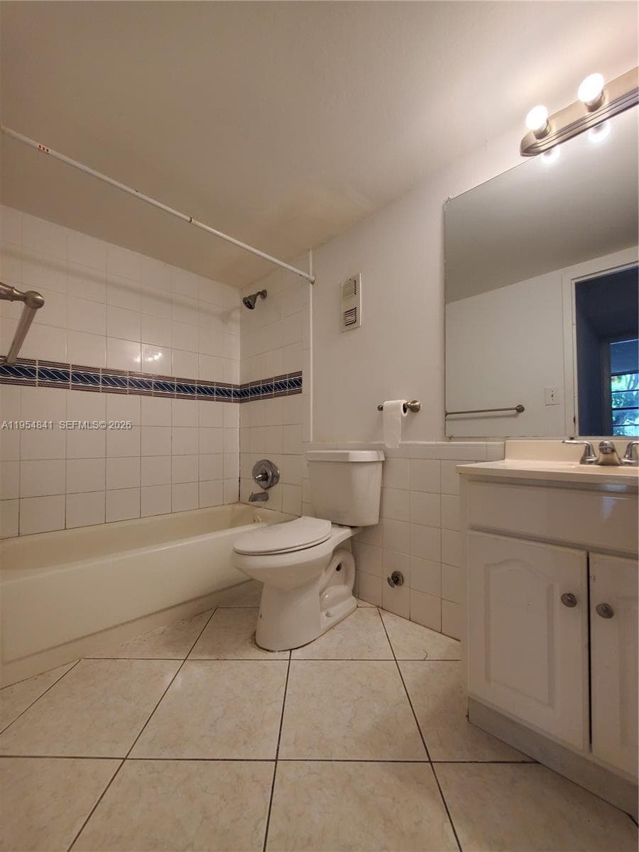 WOODSIDE APTS CONDO · #127 in North Miami Beach - Photo 11