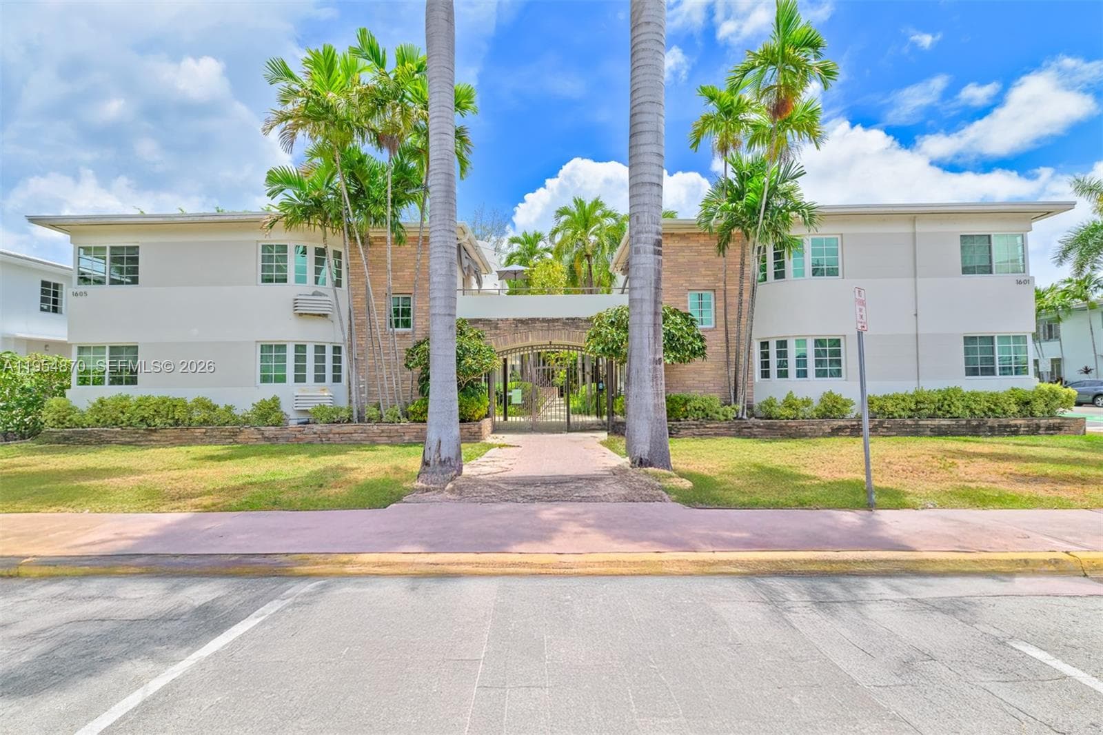 LINCOLN ROAD VILLAS CONDO · #1601-9 in Miami Beach - Photo 1