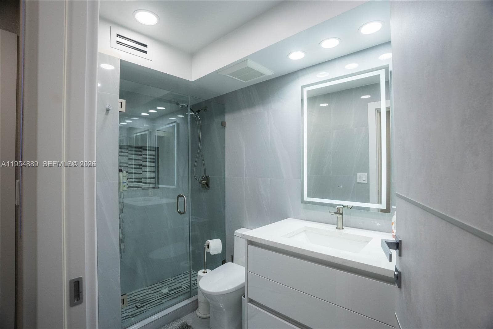 Winston Towers 600 HOA · #309 in Sunny Isles Beach - Photo 17