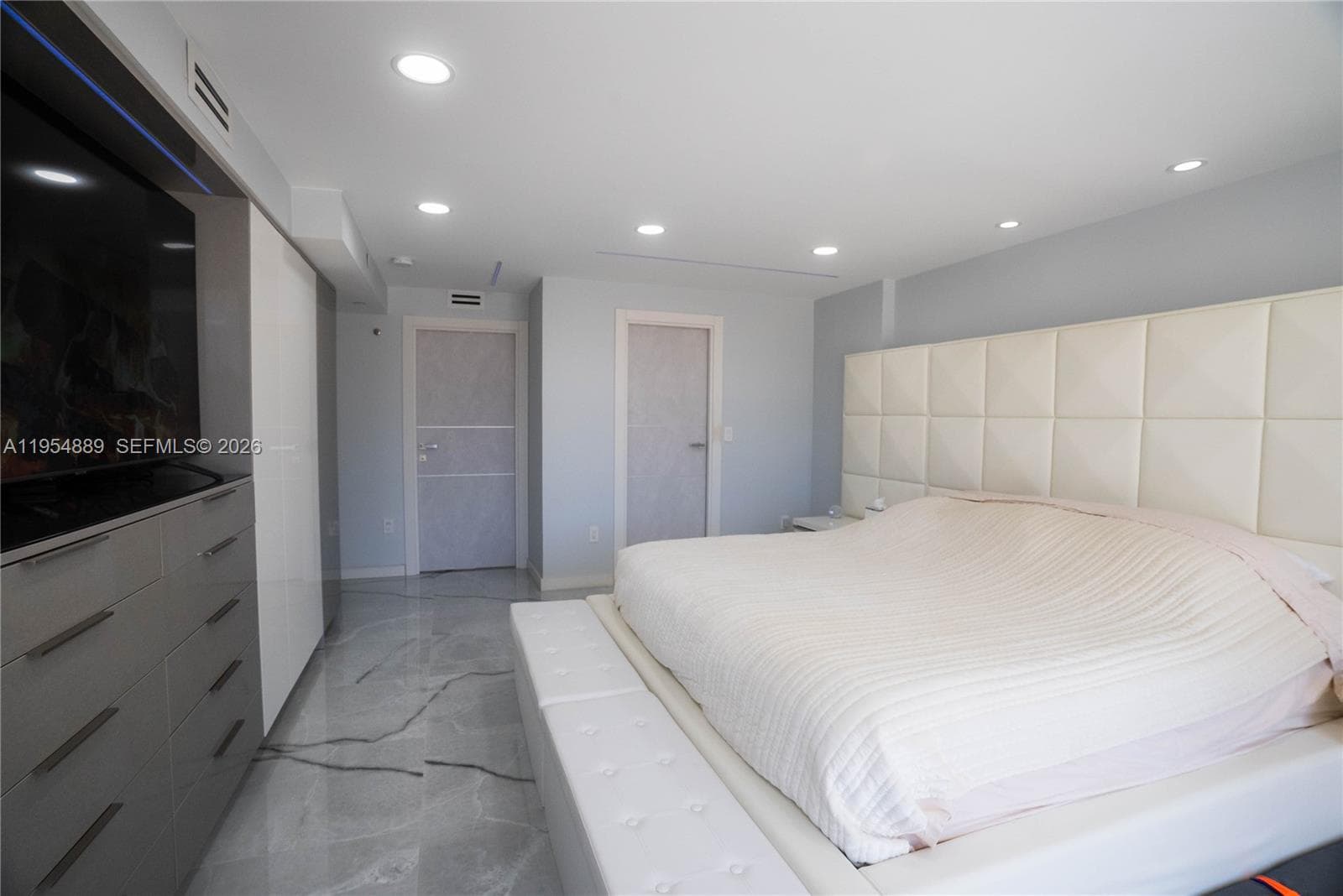 Winston Towers 600 HOA · #309 in Sunny Isles Beach - Photo 12