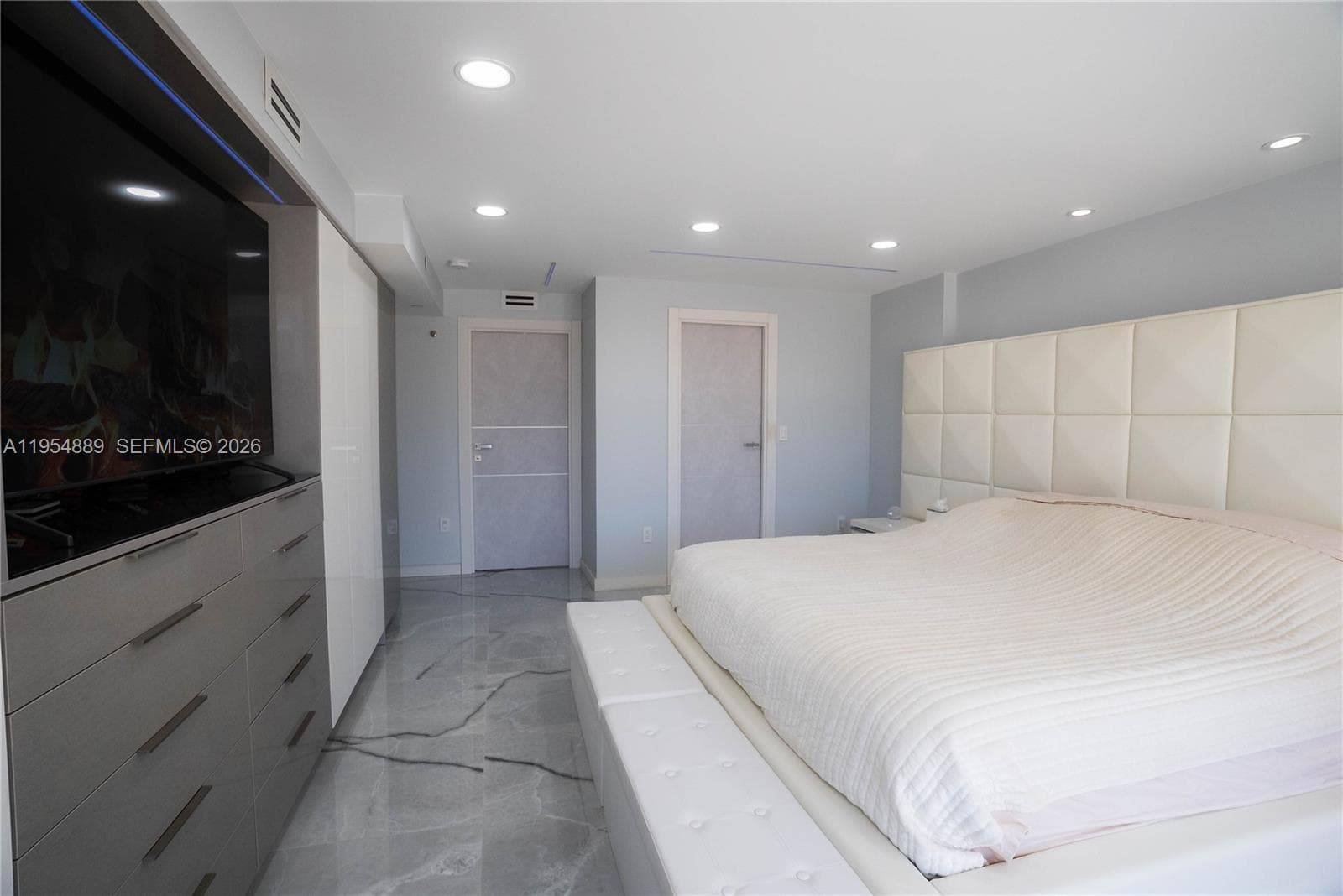 Winston Towers 600 HOA · #309 in Sunny Isles Beach - Photo 4