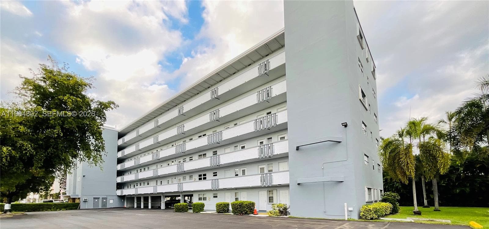 Fairways Royale Condo · #209 in Hallandale Beach - Photo 3