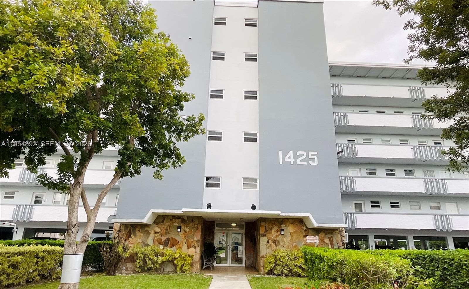 Fairways Royale Condo · #209 in Hallandale Beach - Photo 1