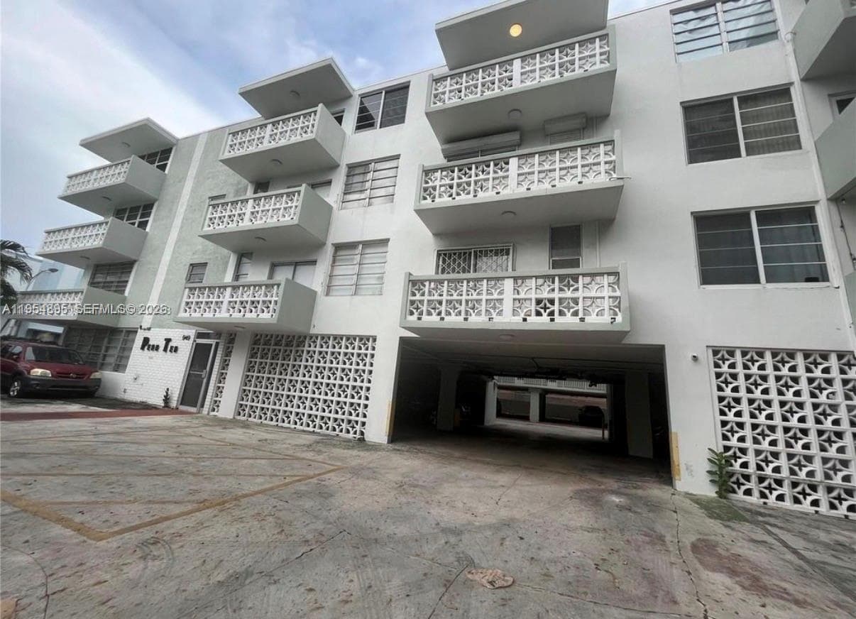 PENN 10 MANOR CONDO · #302 in Miami Beach - Photo 23