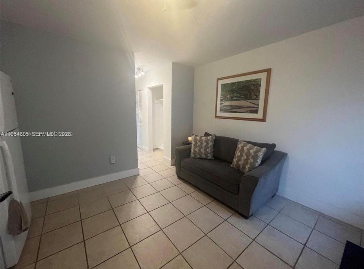 PENN 10 MANOR CONDO · #302 in Miami Beach - Photo 12