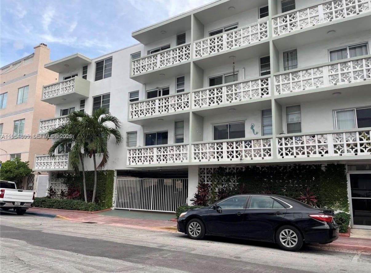 PENN 10 MANOR CONDO · #302 in Miami Beach - Photo 26