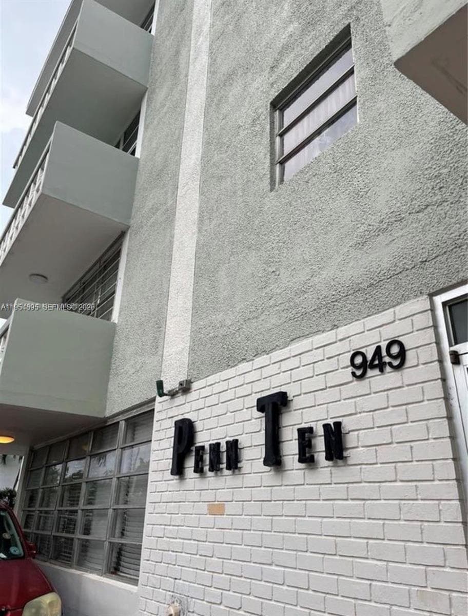 PENN 10 MANOR CONDO · #302 in Miami Beach - Photo 3