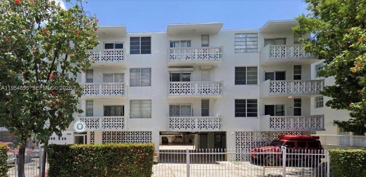 PENN 10 MANOR CONDO · #302 in Miami Beach - Photo 24