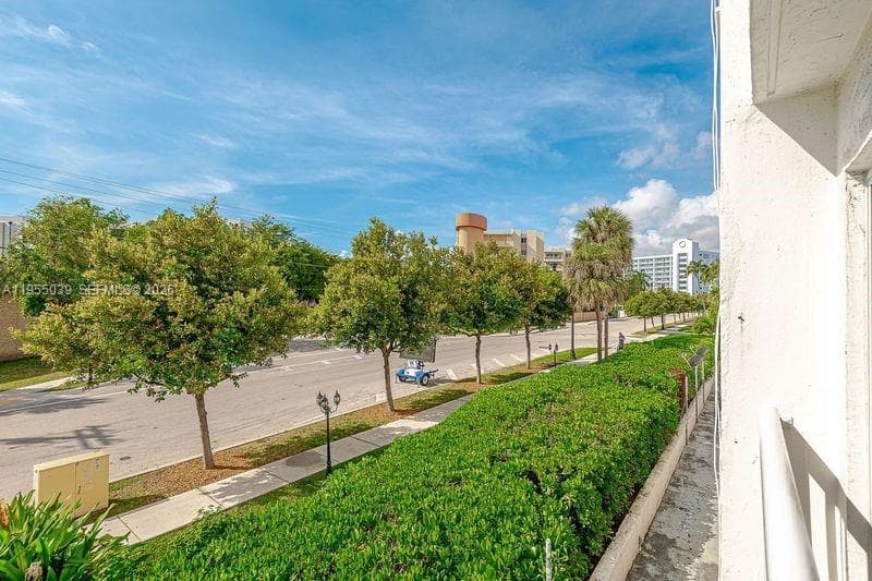 TOWNER ROYALE · #203 in Sunny Isles Beach - Photo 21