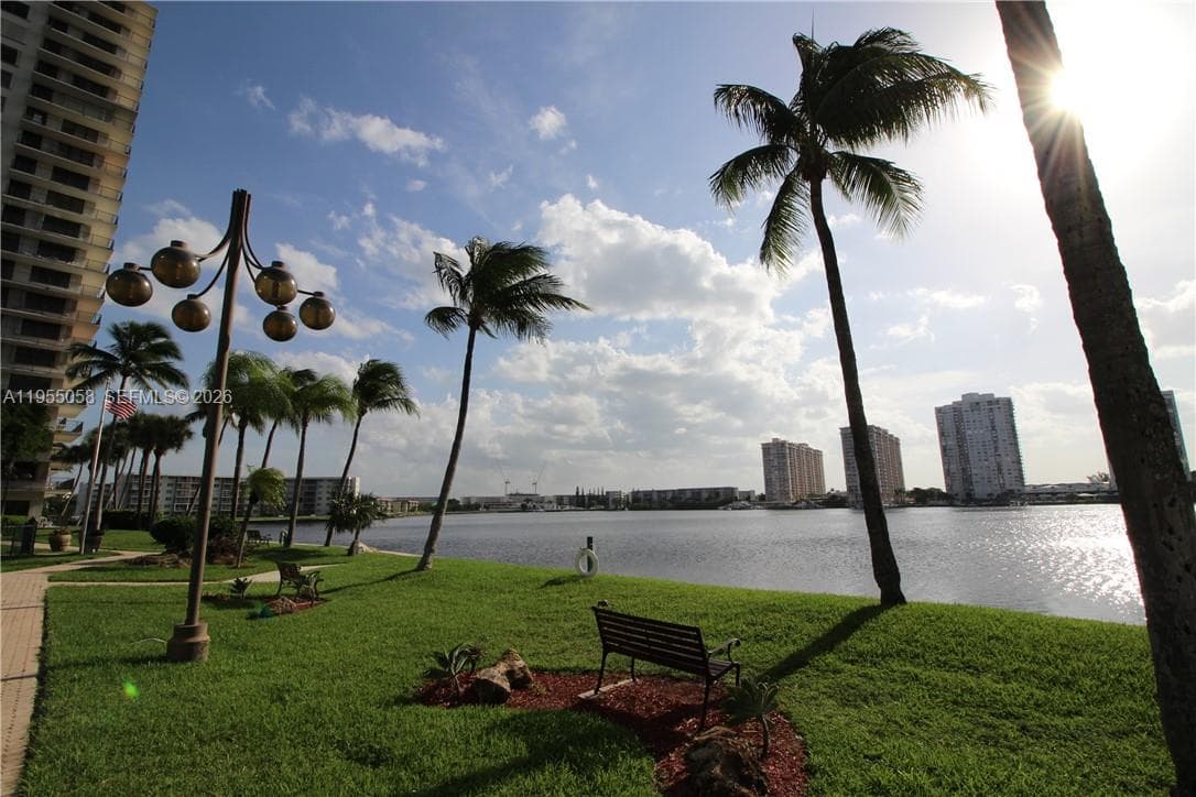 Clipper/Biscayne Cove Con · #614 in Aventura - Photo 5