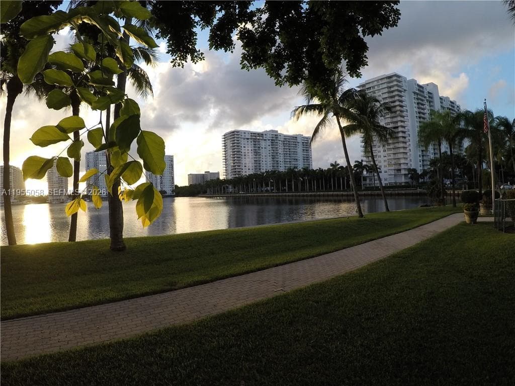 Clipper/Biscayne Cove Con · #614 in Aventura - Photo 24