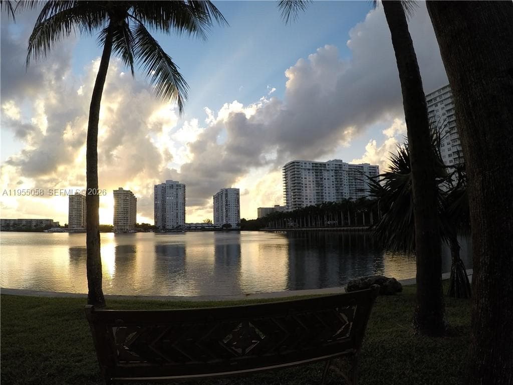 Clipper/Biscayne Cove Con · #614 in Aventura - Photo 25