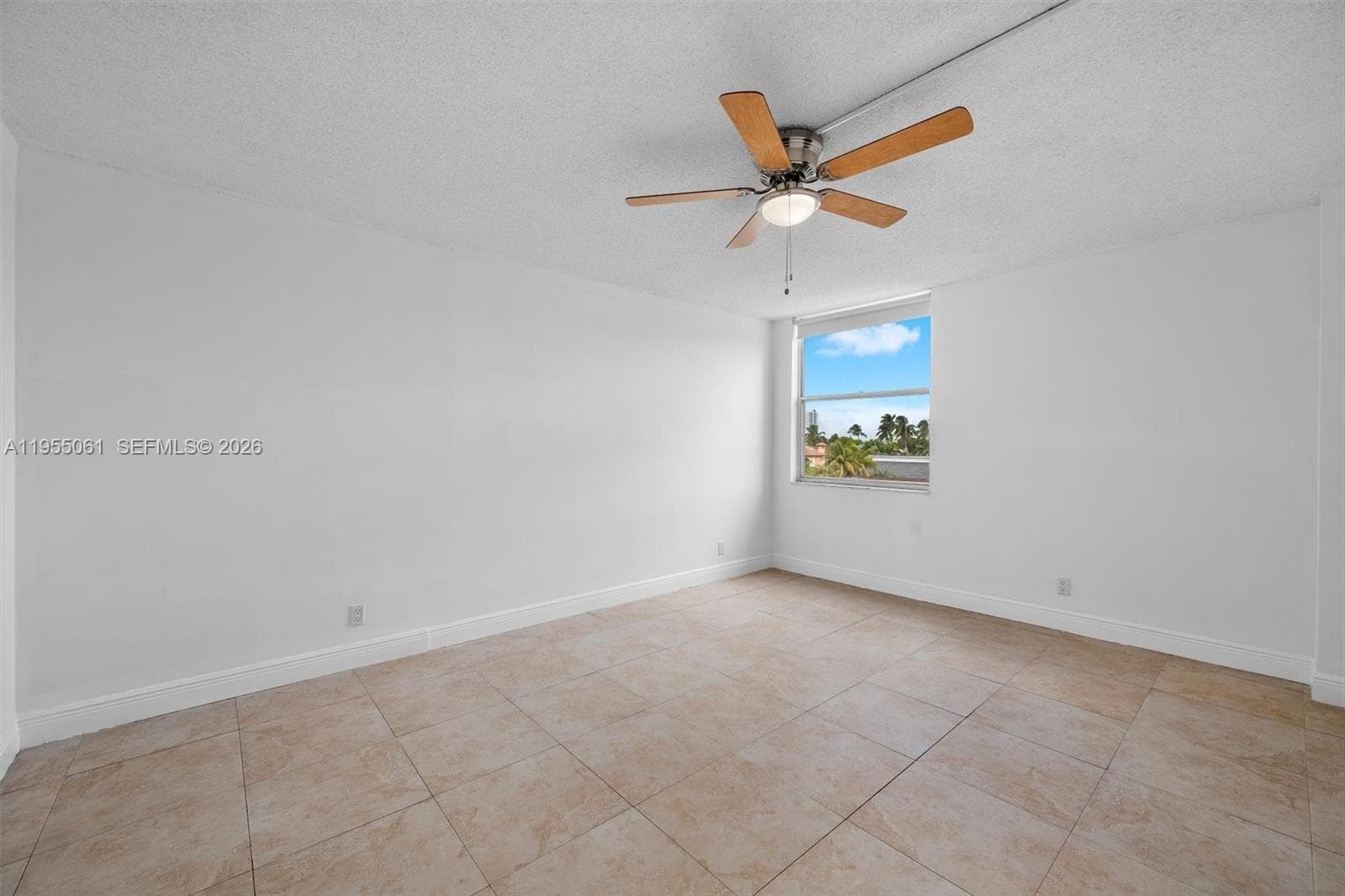 BAYSWATER COURT CONDO · #4I in North Miami Beach - Photo 8