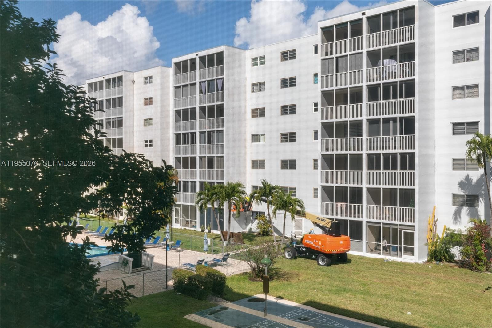 MEADOWBROOK TOWERS CONDO · #307 in Hallandale Beach - Photo 30