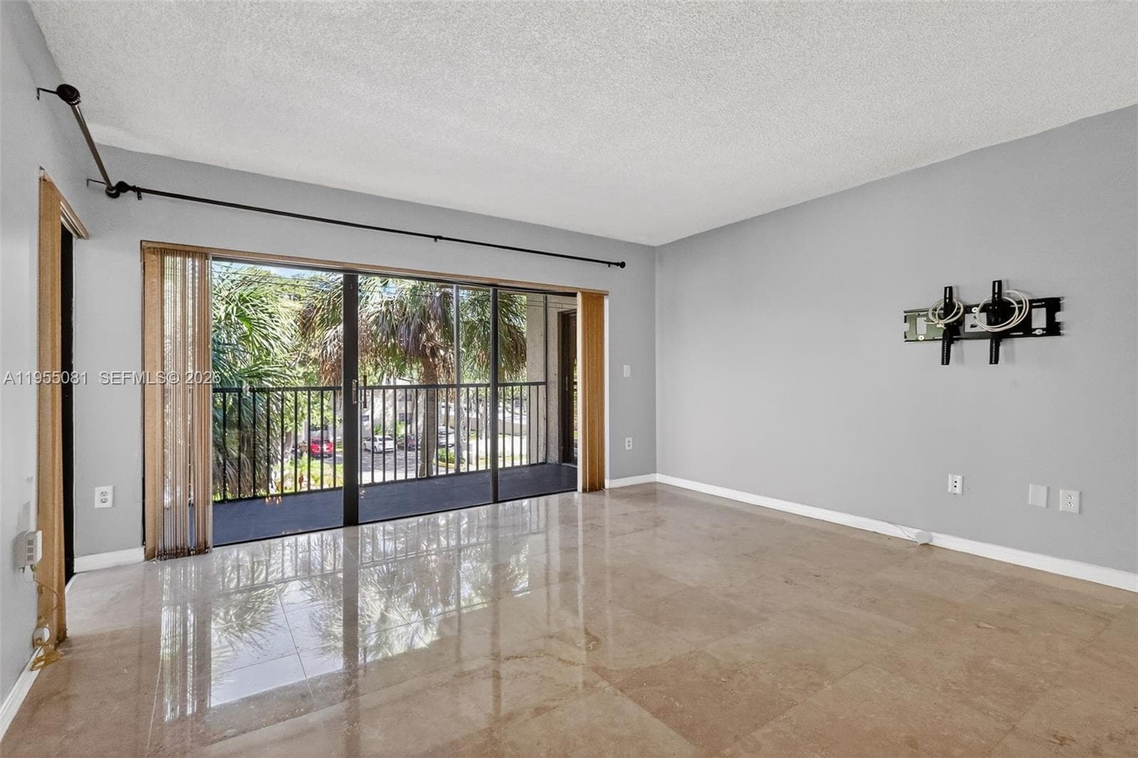 Summertree Village · #306-5 in Miami - Photo 8