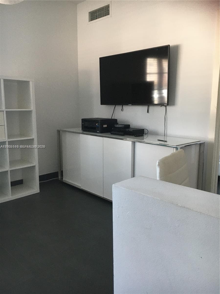 THE EVELYN CONDO · #104 in Miami Beach - Photo 4