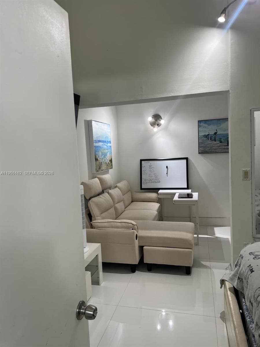 POINCIANA IS YT & RCQ CLU · #504 in Sunny Isles Beach - Photo 2
