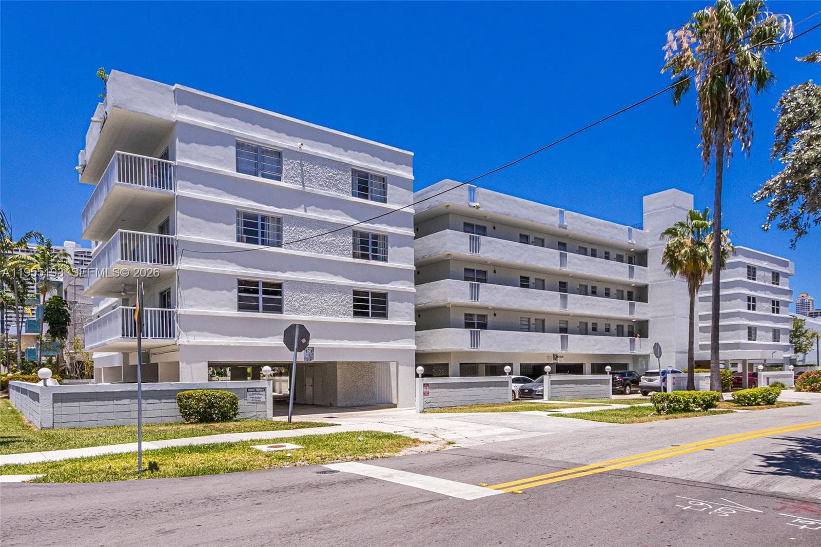 SUNSHORES CONDO · #309 in North Miami Beach - Photo 2