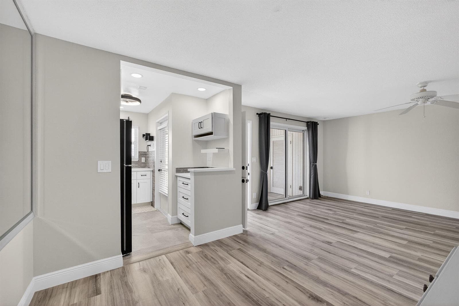 Dining & Living Rooms