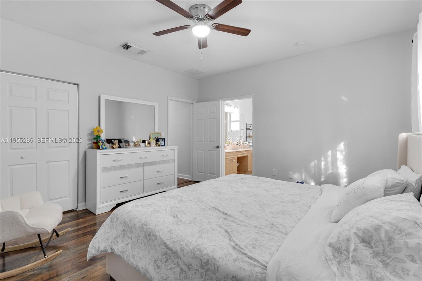 3176 NE 4 Street photo 23
