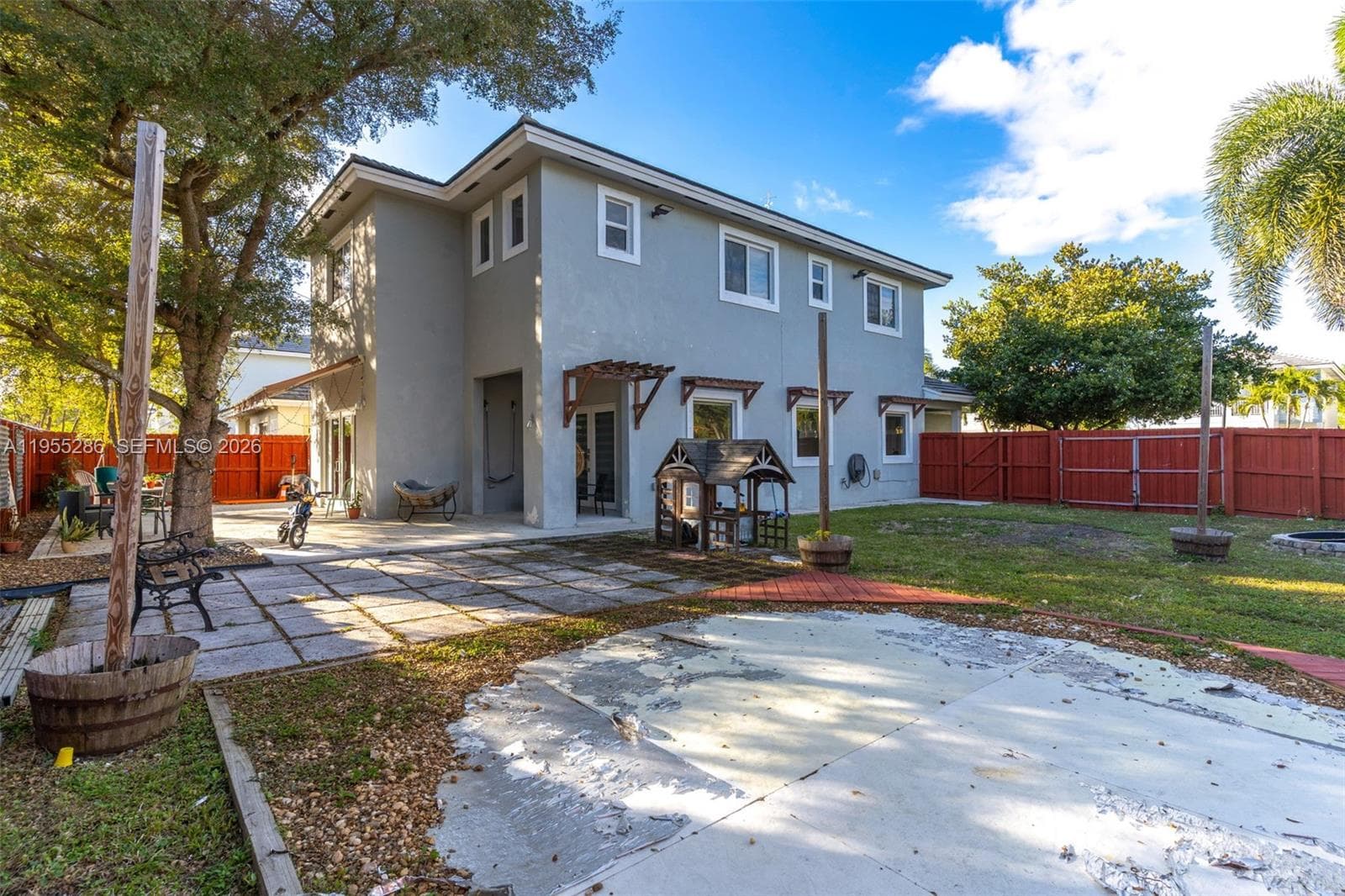 3176 NE 4 Street photo 31