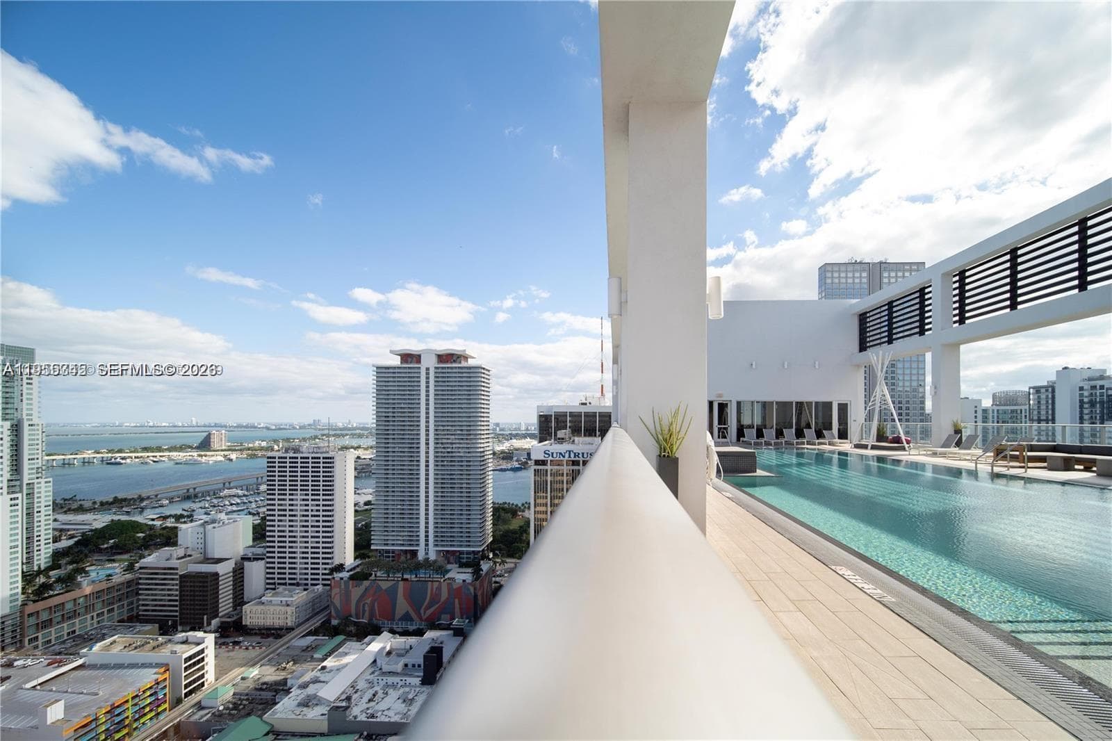 Centro · #PH08 in Miami - Photo 9