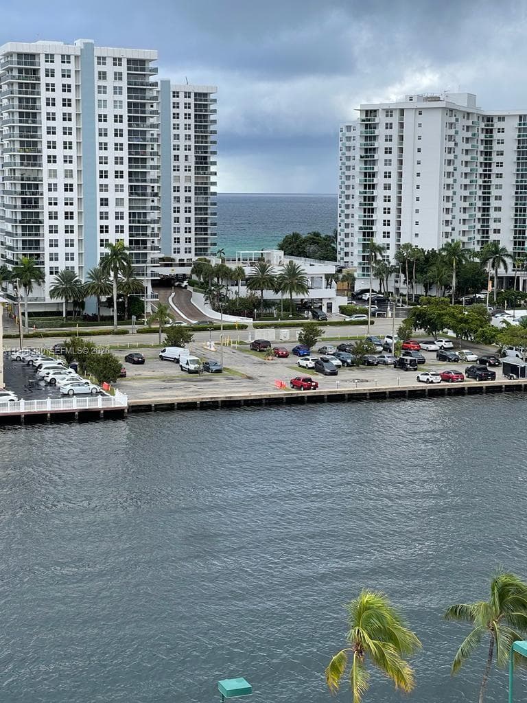 OCEANVIEW PARK CONDO · #1016 in Hallandale Beach - Photo 2
