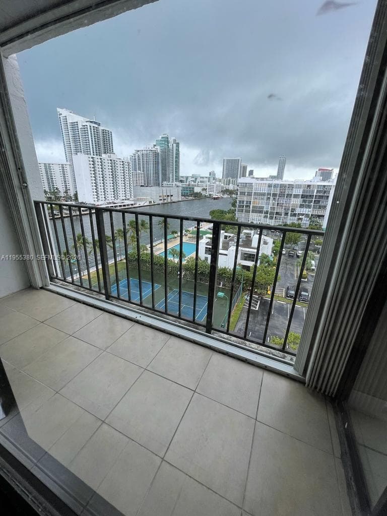 OCEANVIEW PARK CONDO · #1016 in Hallandale Beach - Photo 6
