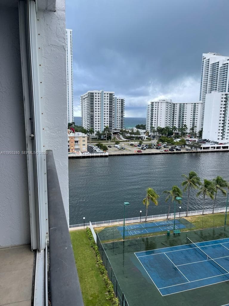 OCEANVIEW PARK CONDO · #1016 in Hallandale Beach - Photo 13