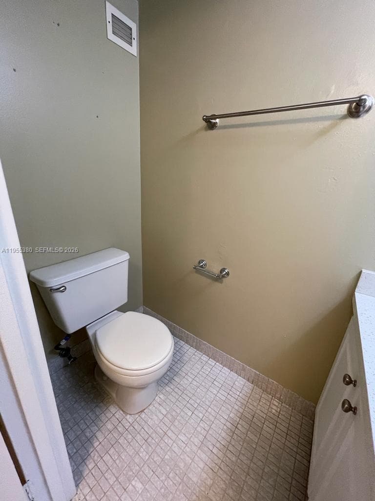 OCEANVIEW PARK CONDO · #1016 in Hallandale Beach - Photo 12