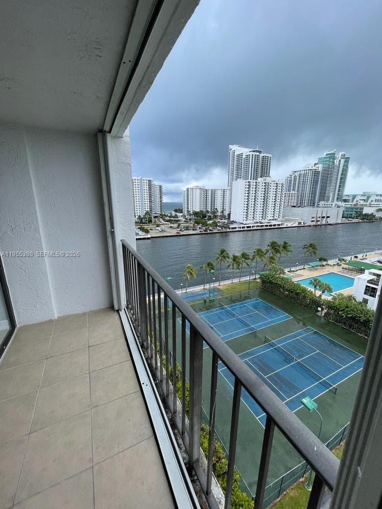 OCEANVIEW PARK CONDO · #1016 in Hallandale Beach - Photo 14