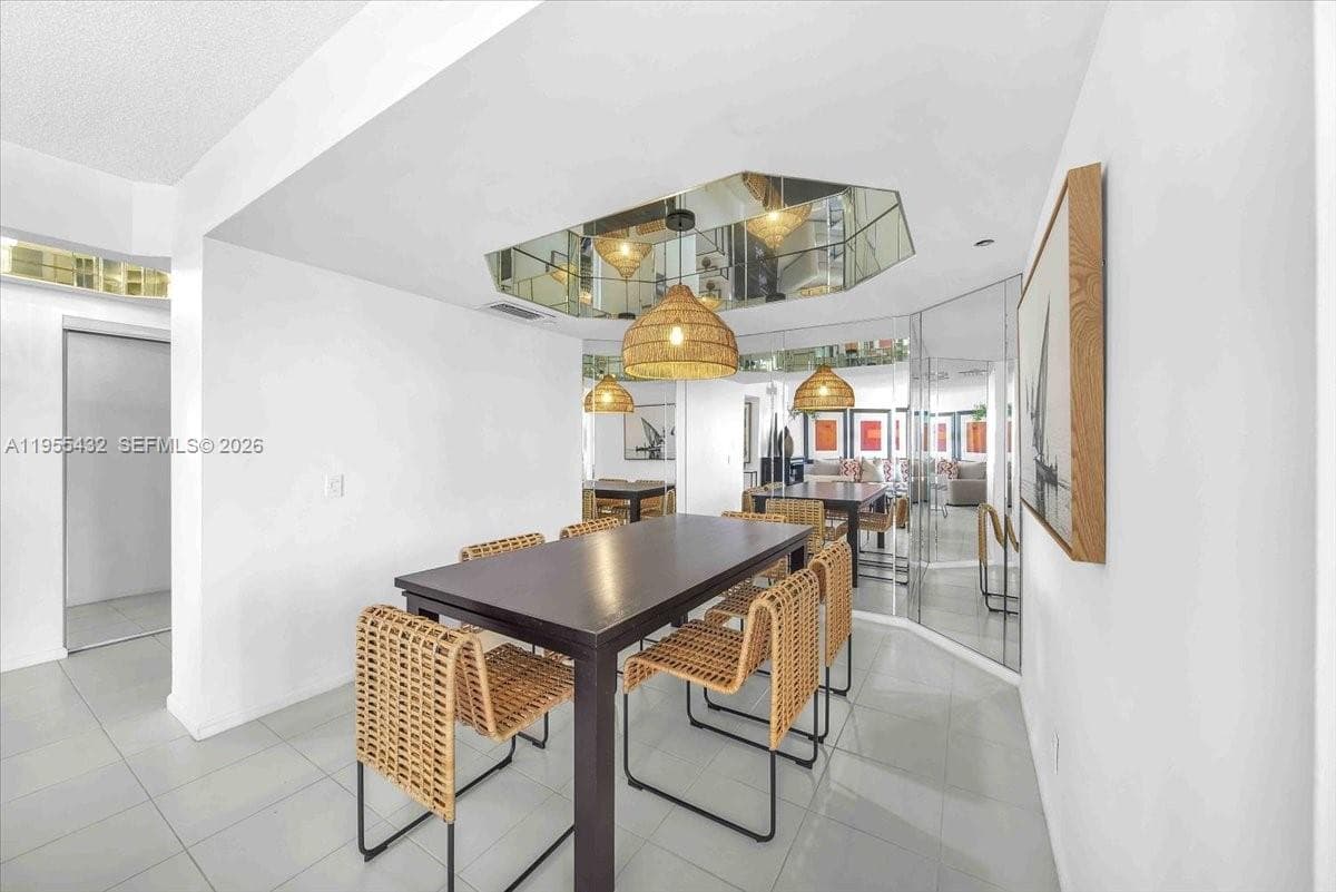 Kitchen Dining Area