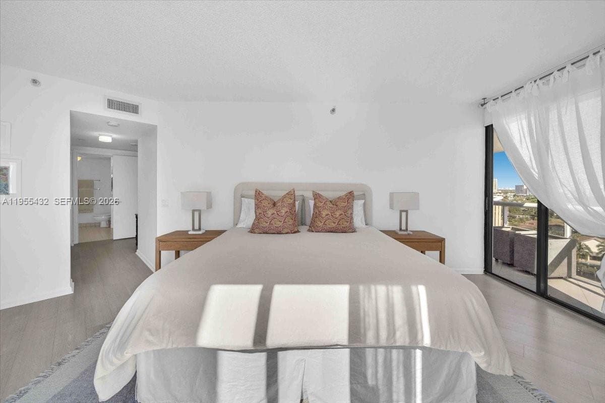 Main En-suite