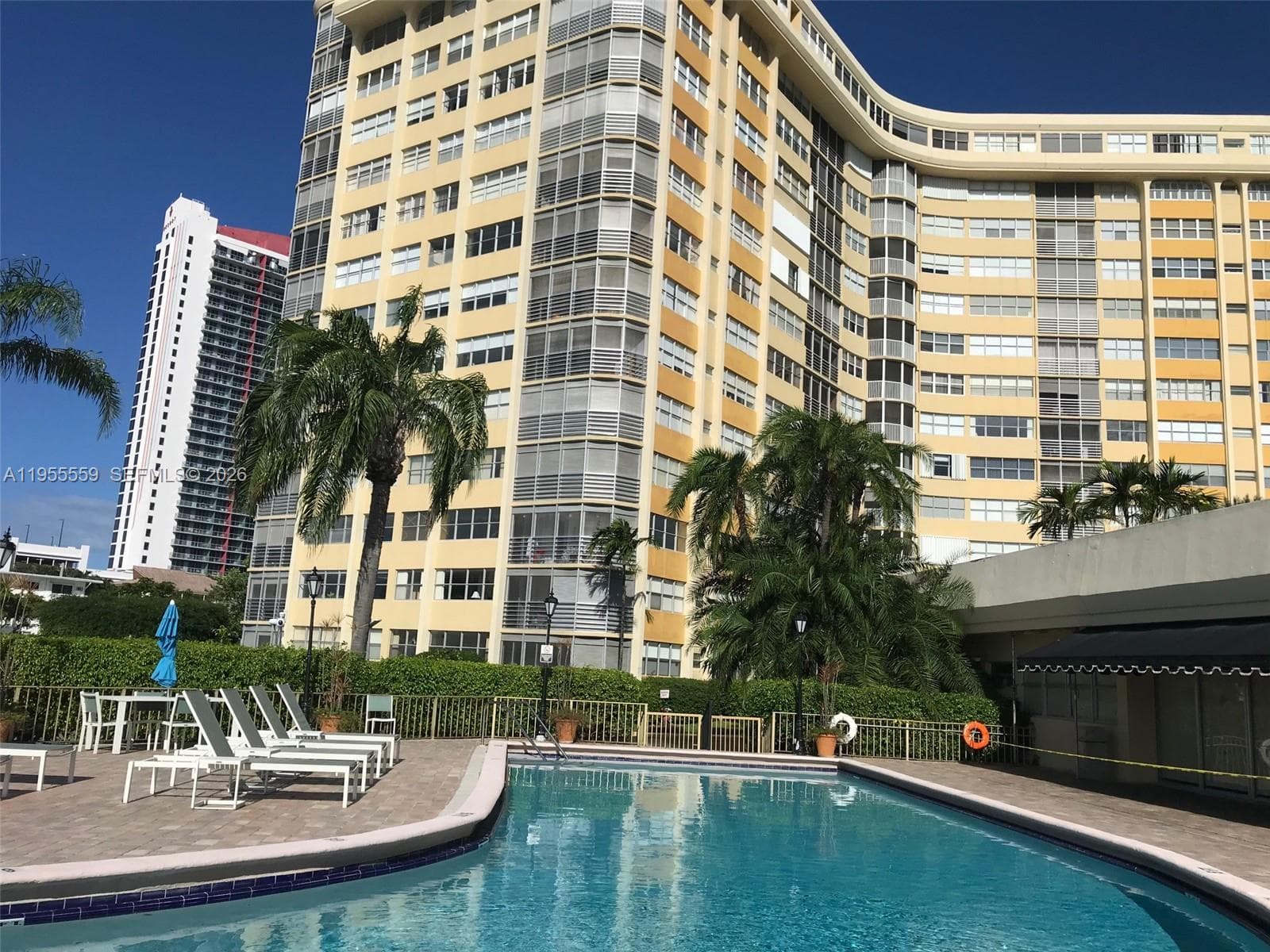 LAKE POINT TOWER CONDOMIN · #201 in Hallandale Beach - Photo 20