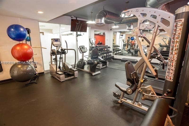 OCEAN VIEW TOWERS · #902 in Hallandale Beach - Photo 21