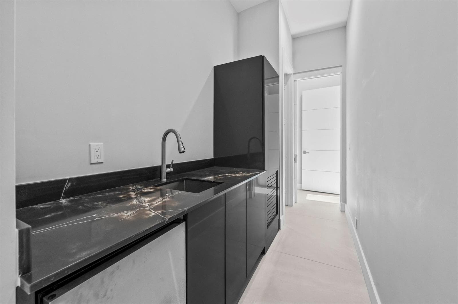 39 minibar 01