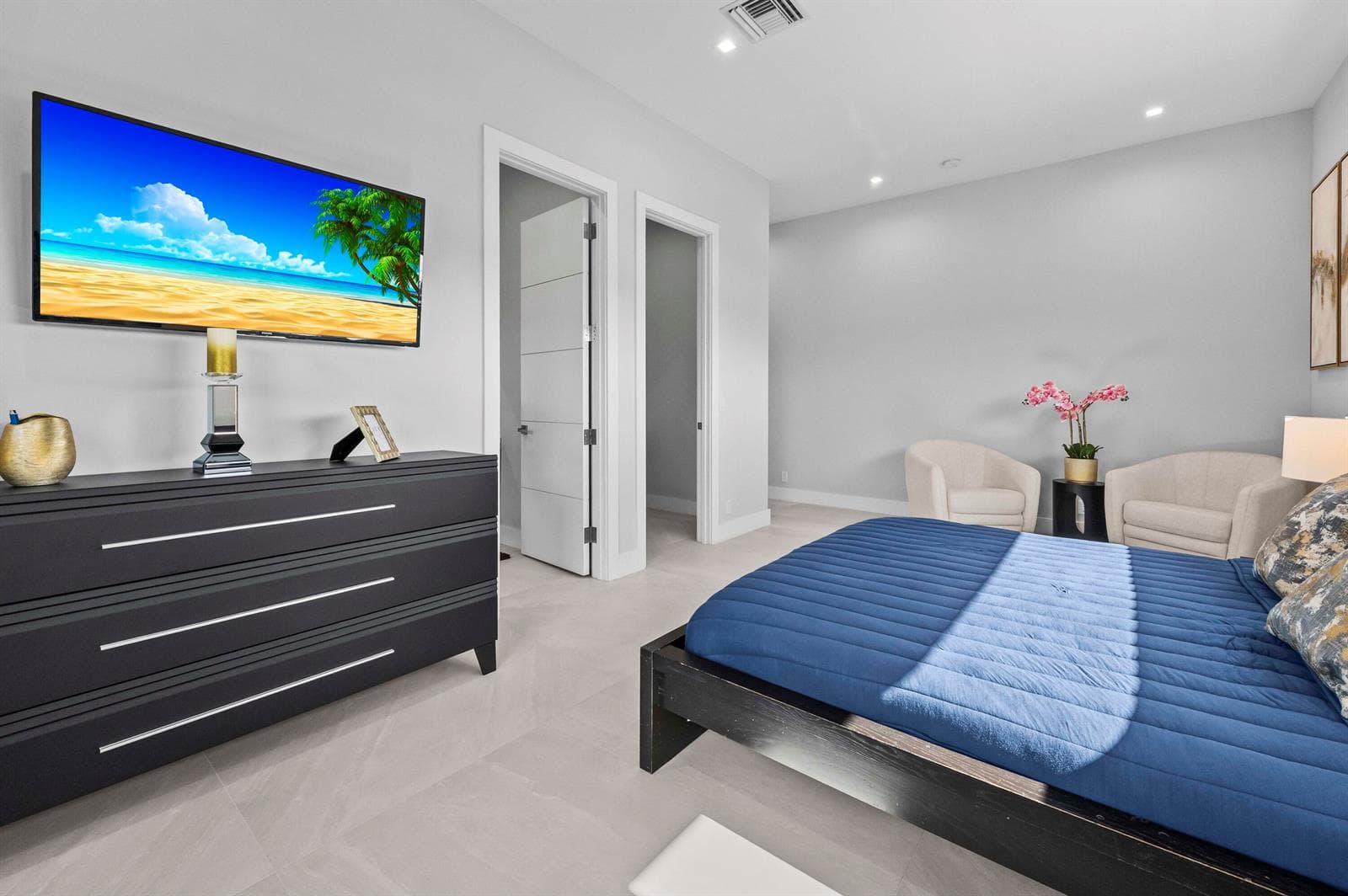 30 Bedroom 02