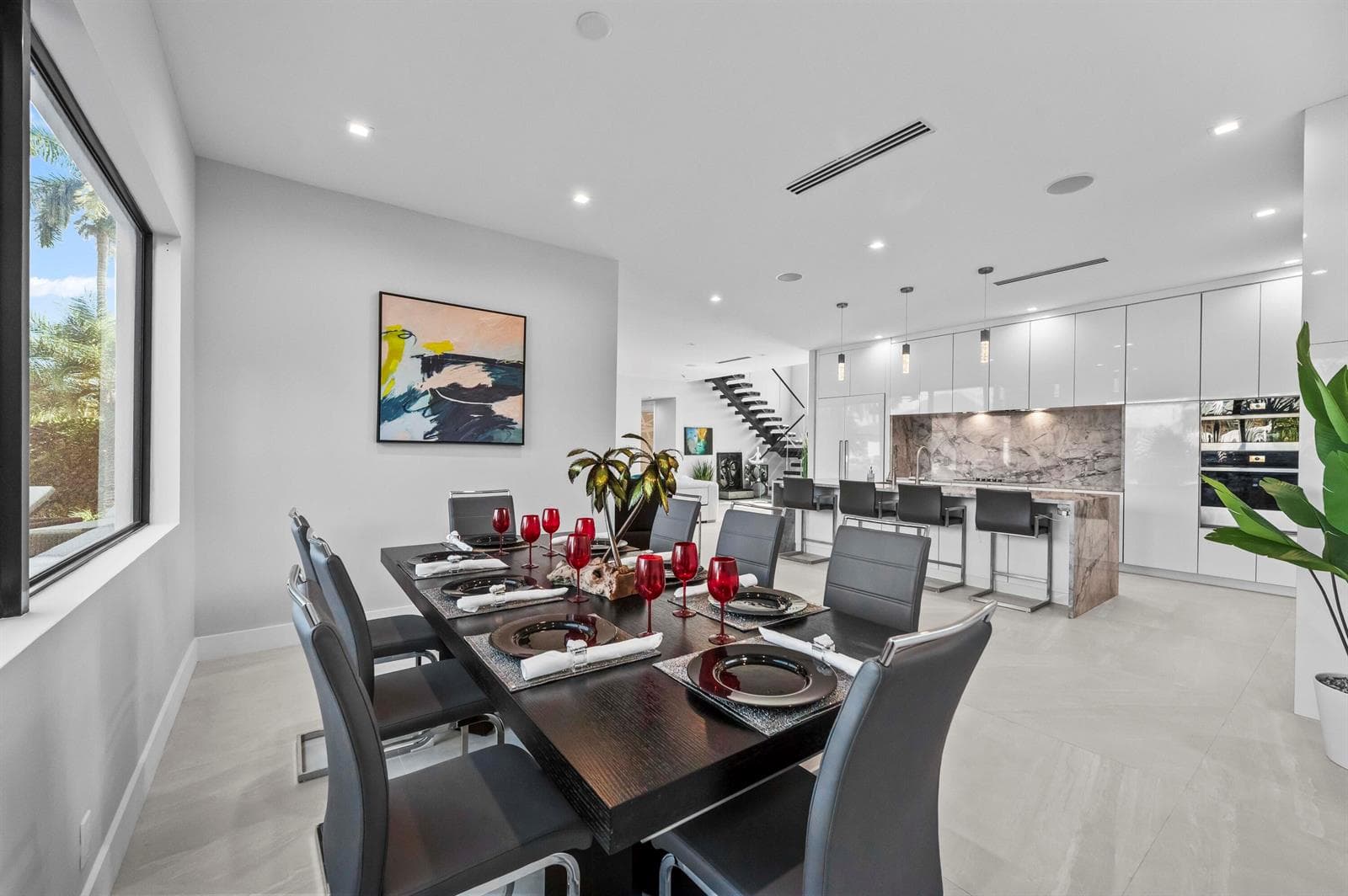 16 Dining Room 02